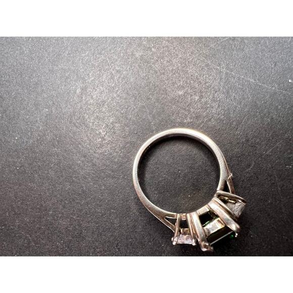 Vintage Helen Andrews synthetic emerald and CZ sterling silver ring size 7 - Picture 8 of 16